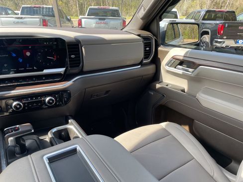 Used 2022 GMC Sierra 1500 SLT w/ SLT Convenience Package image 21