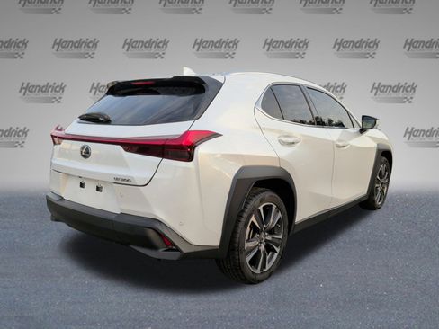 Used 2019 Lexus UX 200 image 7