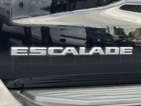 Certified 2022 Cadillac Escalade ESV Premium Luxury AWD/4WD image 12