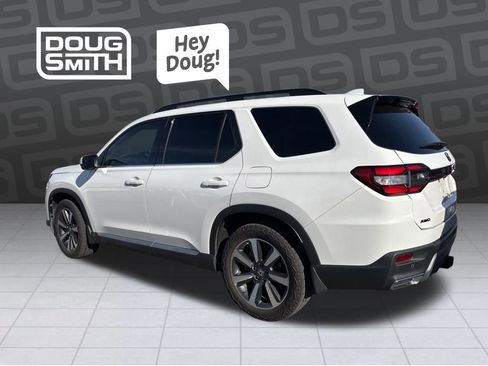 Used 2024 Honda Pilot Touring image 5