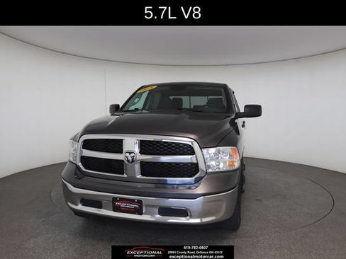 Used 2019 RAM 1500 Classic SLT AWD/4WD image 32