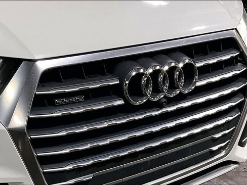 Used 2019 Audi Q7 3.0T Premium Plus AWD/4WD image 30