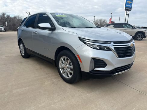 Used 2022 Chevrolet Equinox LT image 4