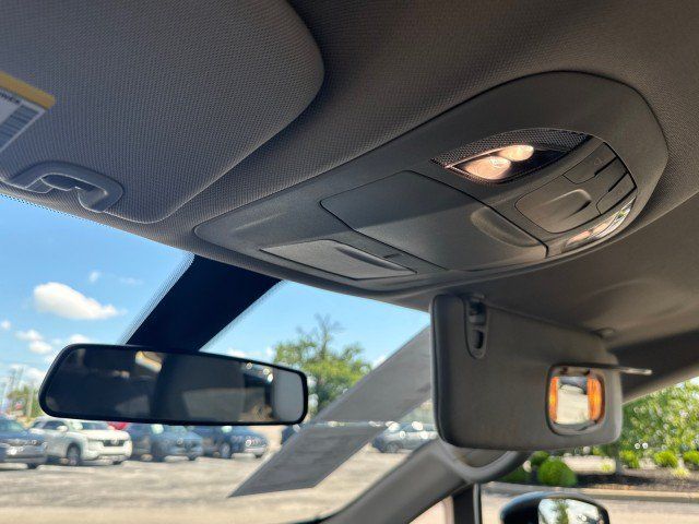 Used 2021 Chrysler Voyager LX FWD image 11