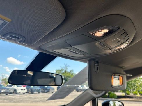 Used 2021 Chrysler Voyager LX FWD image 11