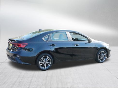 Used 2022 Kia Forte LXS image 7