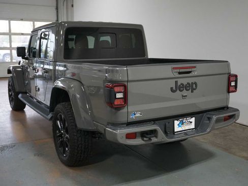 Used 2023 Jeep Gladiator Overland image 3