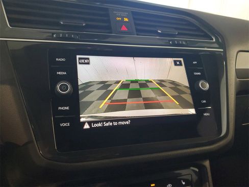 Used 2023 Volkswagen Tiguan SE R-Line image 26