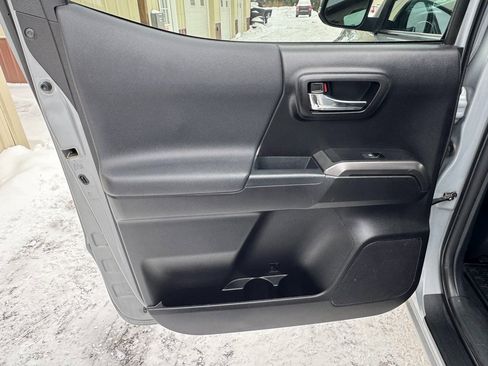 Used 2021 Toyota Tacoma TRD Sport image 26