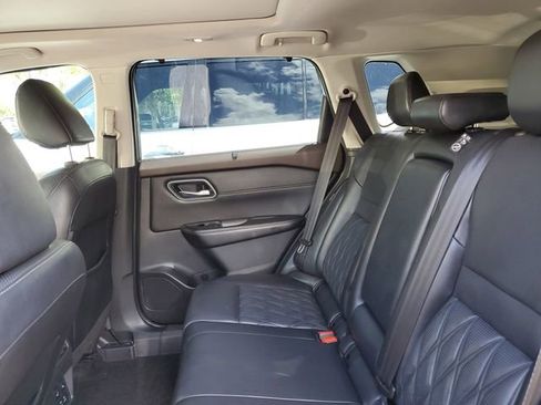 Used 2021 Nissan Rogue Platinum AWD/4WD image 11