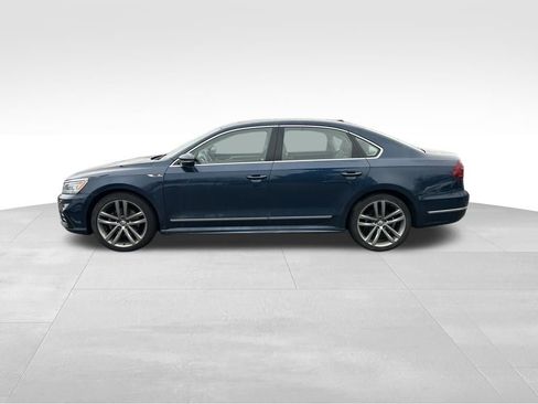 Used 2019 Volkswagen Passat 2.0T SE R-Line image 4
