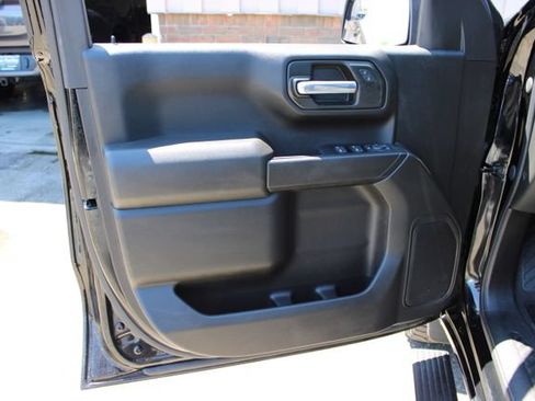 Used 2021 Chevrolet Silverado 1500 Custom Trail Boss AWD/4WD image 11
