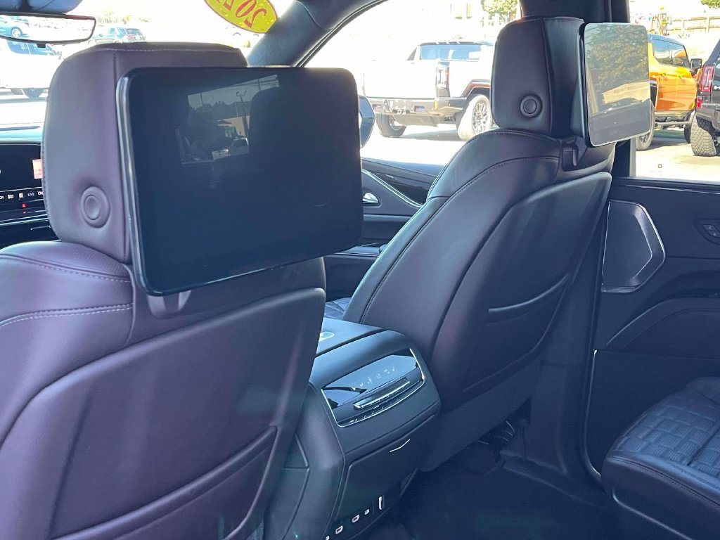 Certified 2021 Cadillac Escalade Premium Luxury Platinum AWD/4WD image 17