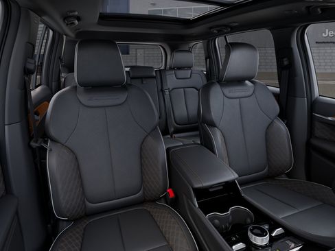 New 2026 Jeep Grand Cherokee Summit w/ Obsidian Package image 18
