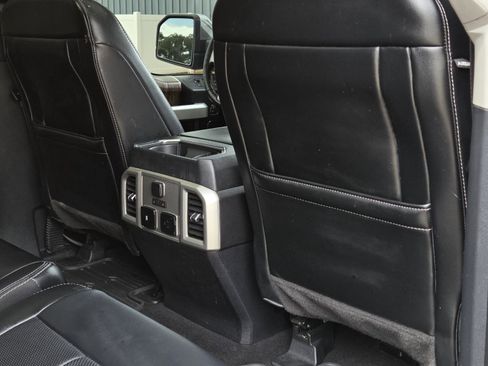 Used 2019 Ford F150 Lariat w/ Equipment Group 502A Luxury AWD/4WD image 33