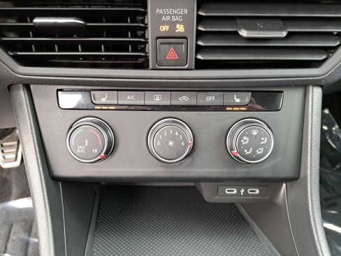 Certified 2024 Volkswagen Jetta Sport image 20