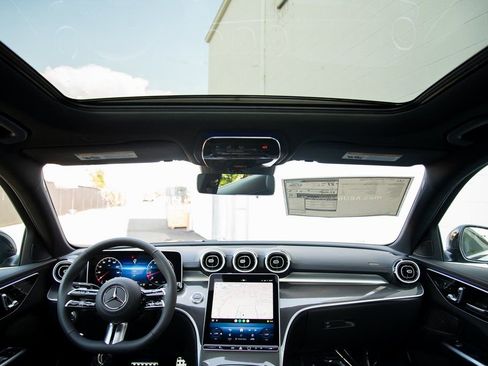 Used 2025 Mercedes-Benz C 300 4MATIC Sedan image 19