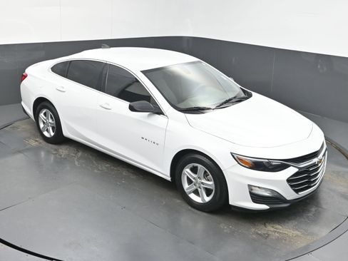 Used 2021 Chevrolet Malibu LS image 31