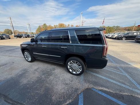Used 2019 Cadillac Escalade Platinum image 5