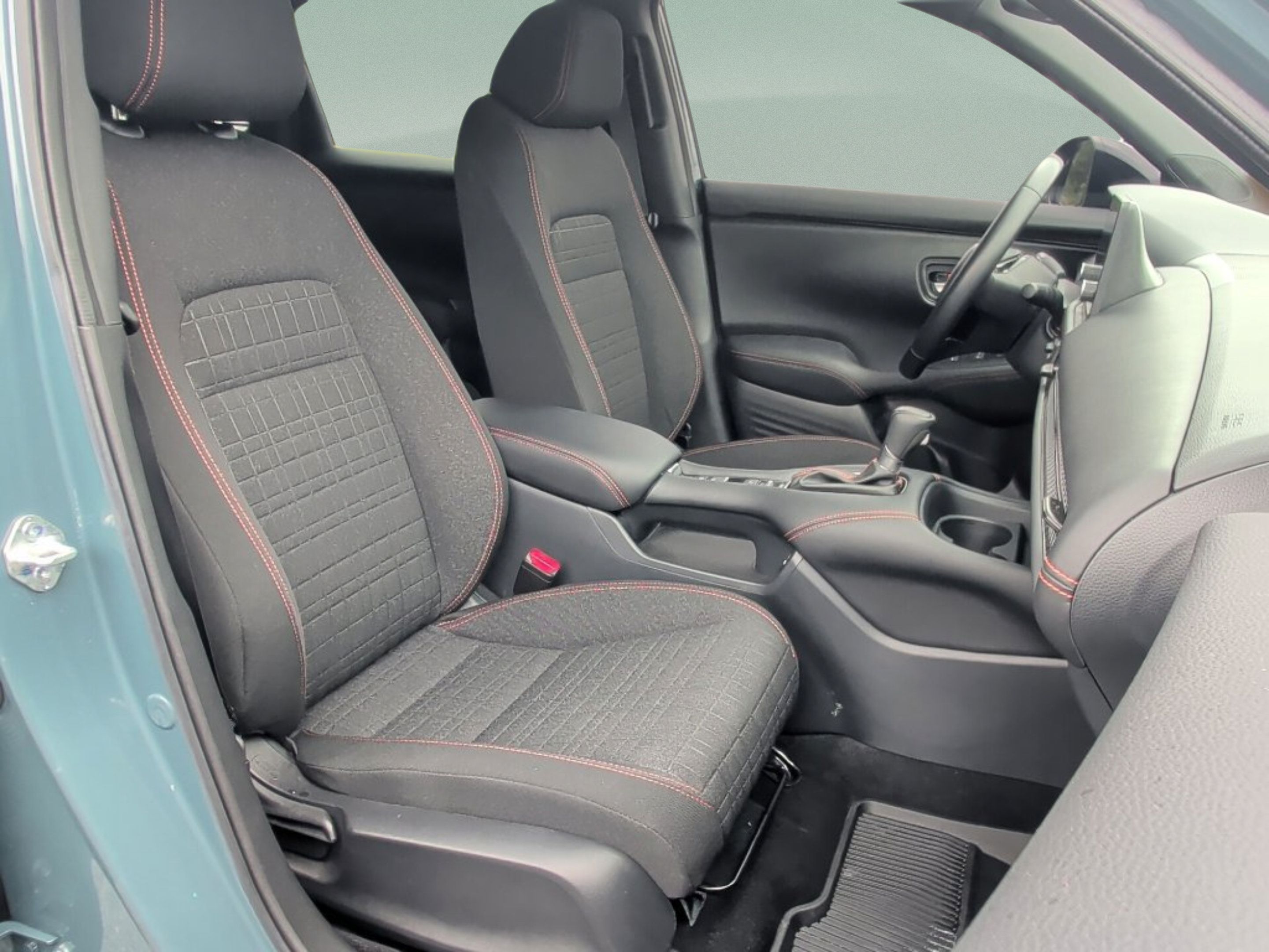 Used 2025 Honda HR-V Sport image 40