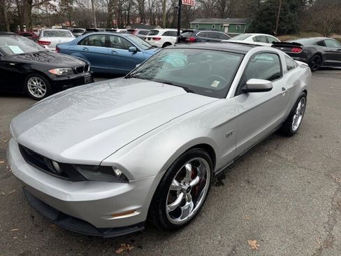 Used 2010 Ford Mustang GT Premium image 1