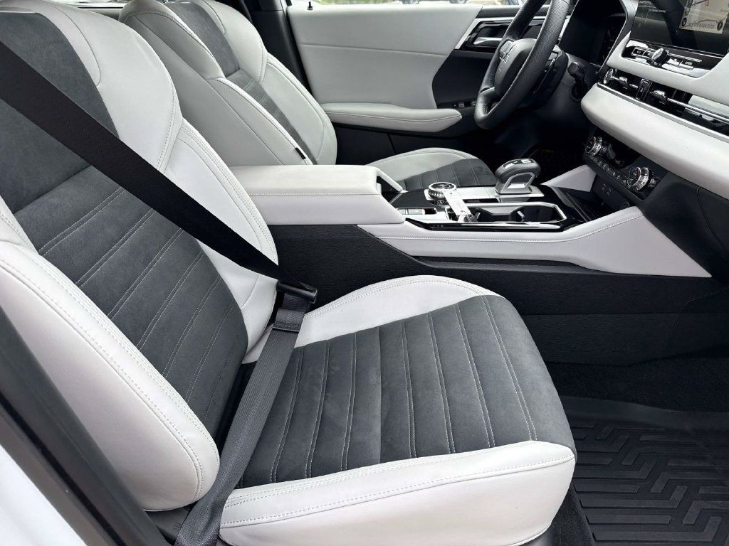 Used 2026 Mitsubishi Outlander SE FWD image 15