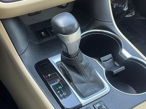 Used 2015 Toyota Highlander XLE image 17