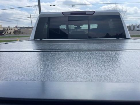 Used 2022 GMC Sierra 1500 AT4 w/ AT4 Premium Package image 7