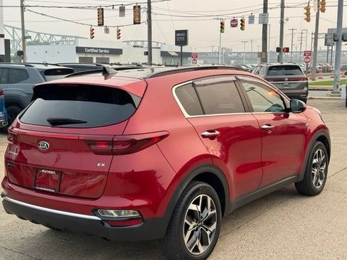 Used 2022 Kia Sportage EX AWD/4WD image 6