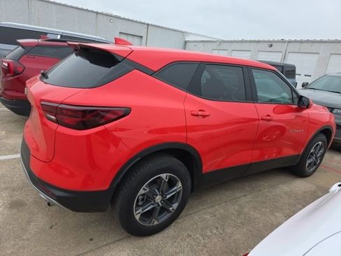 Used 2025 Chevrolet Blazer LT AWD/4WD image 6