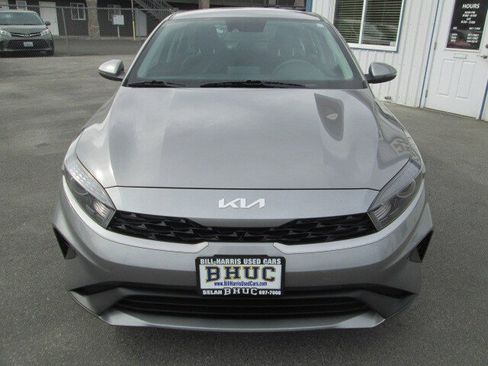 Used 2022 Kia Forte LXS w/ LXS Technology Package image 2