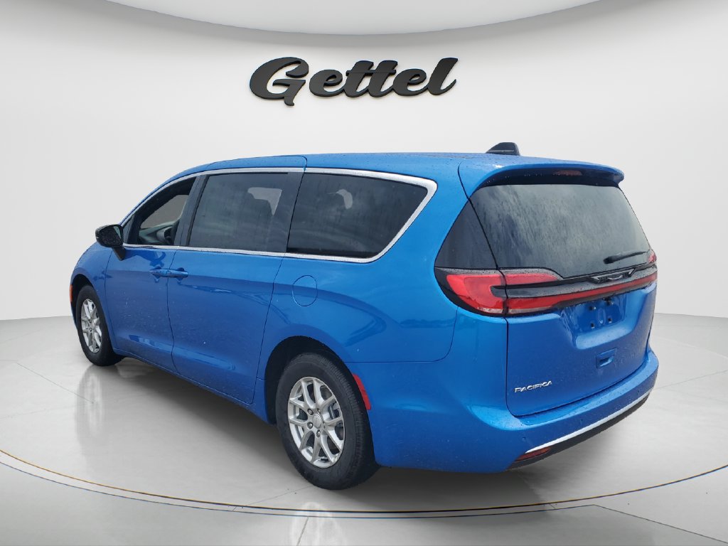 New 2027 Chrysler Pacifica Select FWD image 6