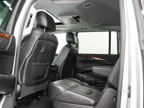 Used 2020 Cadillac Escalade ESV Premium Luxury AWD/4WD image 20