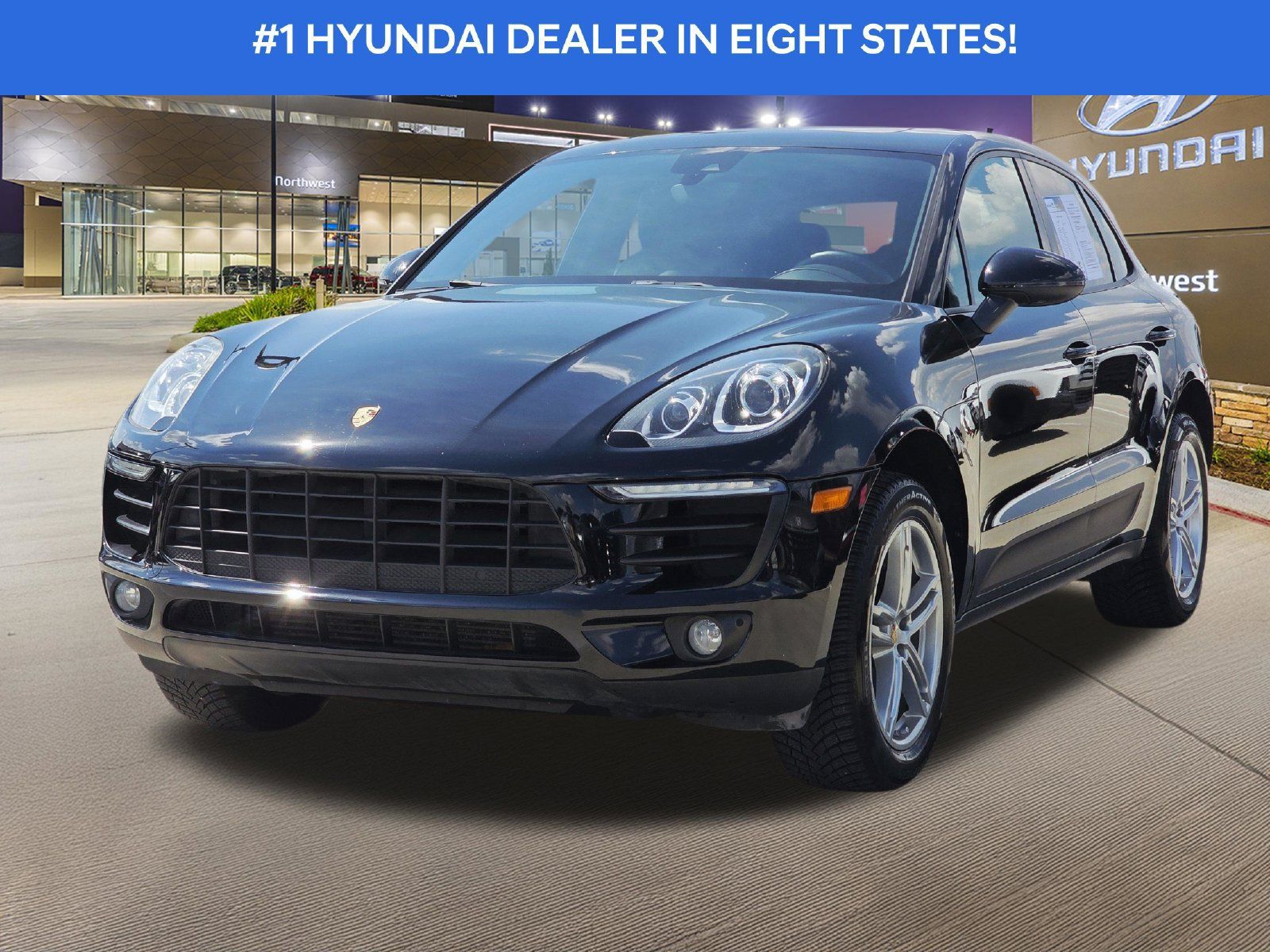 Used 2018 Porsche Macan AWD/4WD image 2