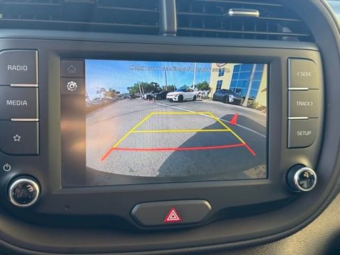 Certified 2025 Kia Soul LX image 17