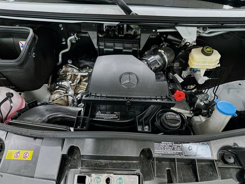 Certified 2025 Mercedes-Benz Sprinter 2500 image 28