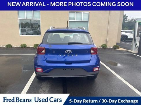 Used 2024 Hyundai Venue Limited FWD image 7