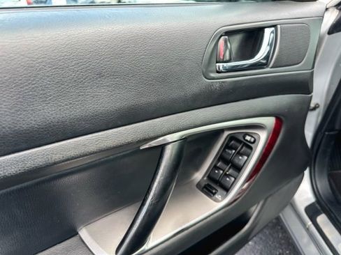 Used 2007 Subaru Outback 2.5XT Limited image 15