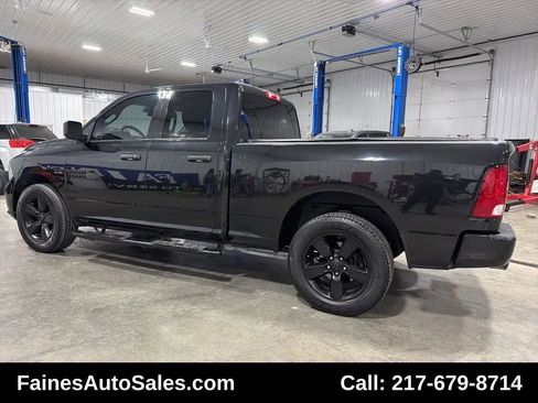 Used 2018 RAM 1500 Express w/ Black Ram 1500 Express Group AWD/4WD image 11