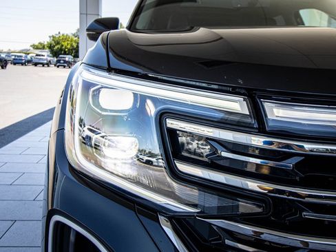 Certified 2024 Volkswagen Atlas SEL AWD/4WD image 5
