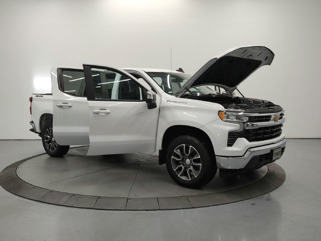 Used 2023 Chevrolet Silverado 1500 LT AWD/4WD image 10