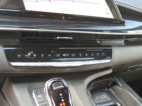 Used 2021 Cadillac Escalade Sport RWD image 18