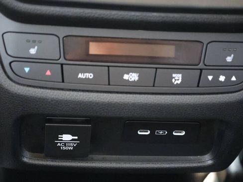 Used 2024 Honda Pilot Elite image 23