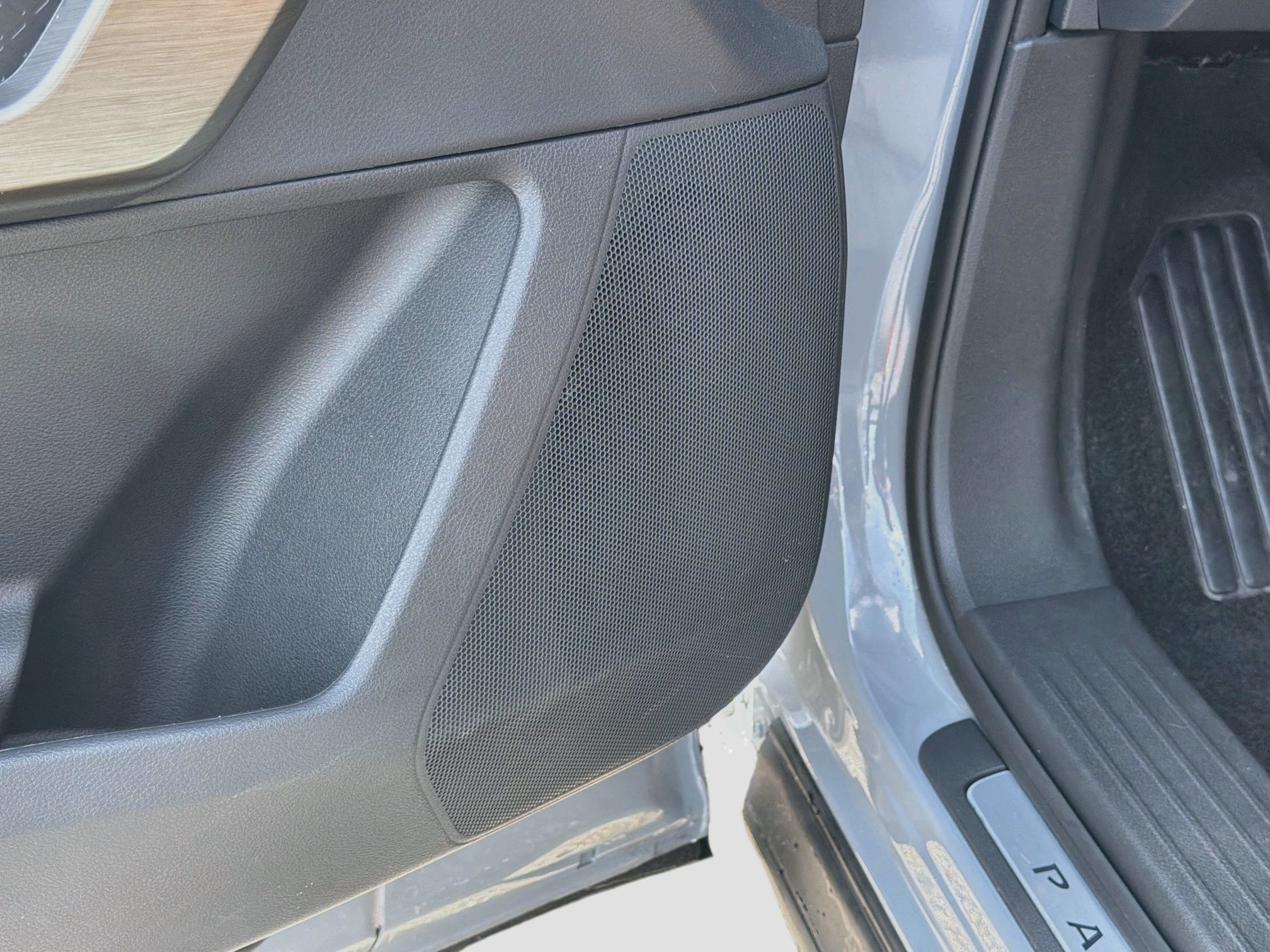 Used 2024 Nissan Pathfinder Platinum FWD image 25