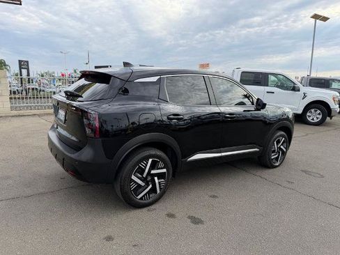 Certified 2025 Nissan Kicks SV FWD image 6