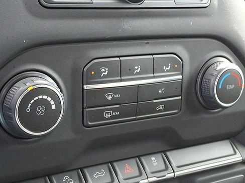 Used 2019 Chevrolet Silverado 1500 Custom Trail Boss w/ Custom Convenience Package image 17