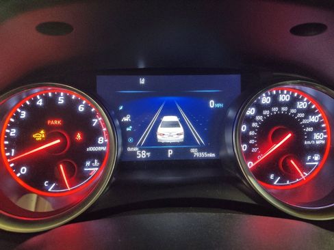 Used 2018 Toyota Camry XSE image 23