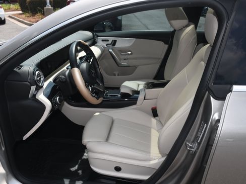Used 2021 Mercedes-Benz CLA 250 image 8