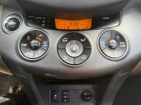 Used 2011 Toyota RAV4 Limited w/ Limited Extra Value Pkg AWD/4WD image 21