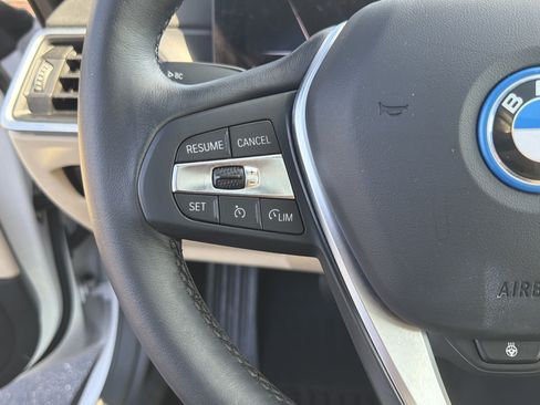 Used 2023 BMW i4 eDrive40 w/ Premium Package RWD image 32